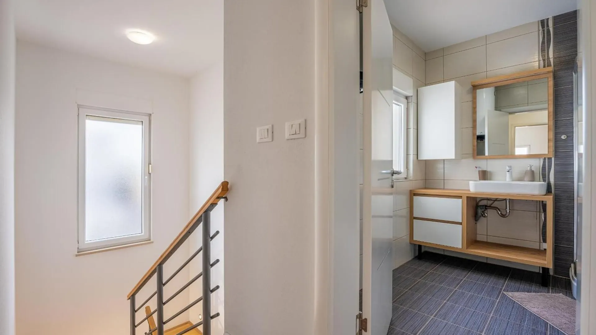 Holiday home 4 Schlafzimmer, 3 Badezimmer, Kueche, Wohnzimmer, Privater Pool, Grill Vodnjan