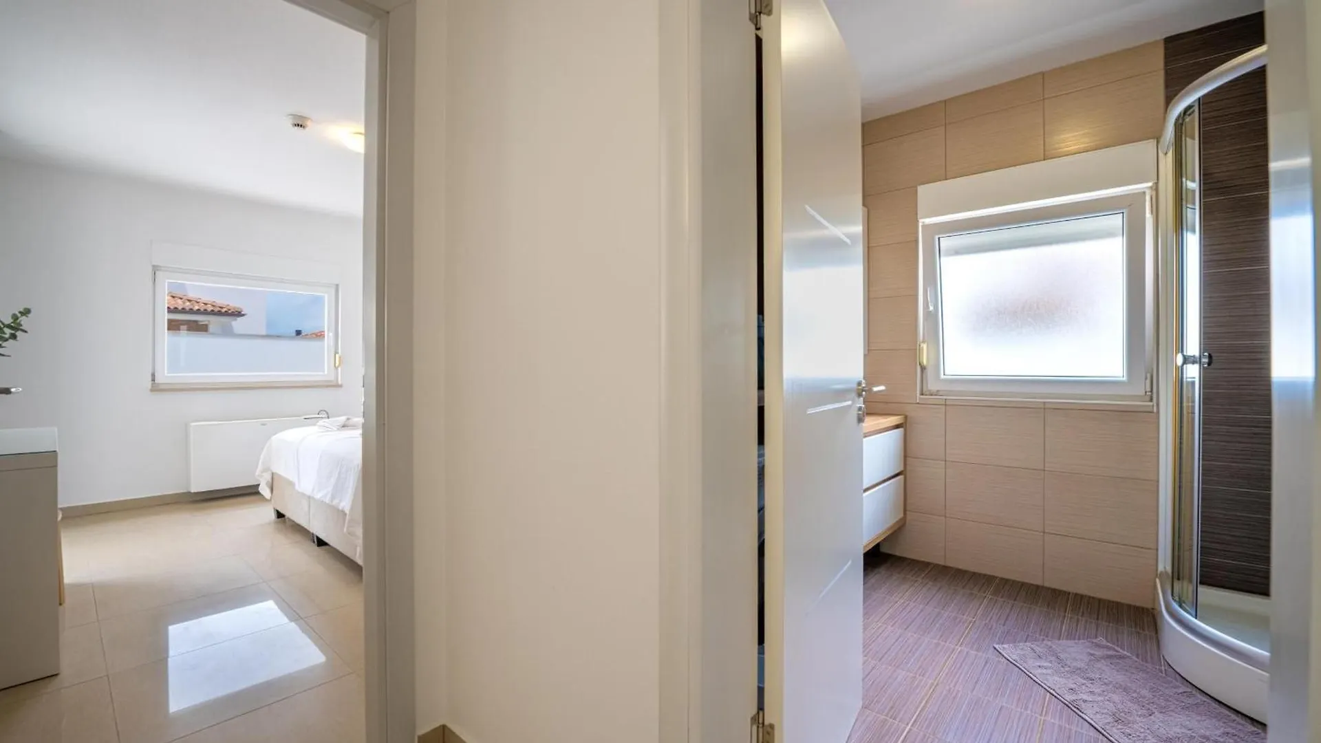 4 Schlafzimmer, 3 Badezimmer, Kueche, Wohnzimmer, Privater Pool, Grill Vodnjan 0*,