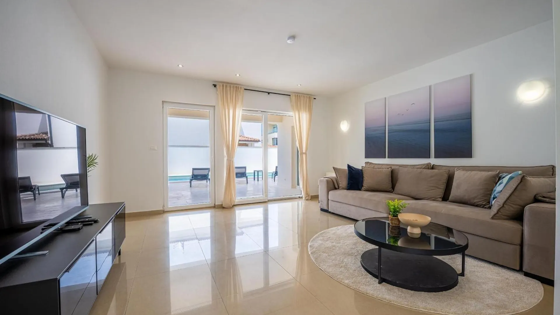 4 Schlafzimmer, 3 Badezimmer, Kueche, Wohnzimmer, Privater Pool, Grill Vodnjan Croatia