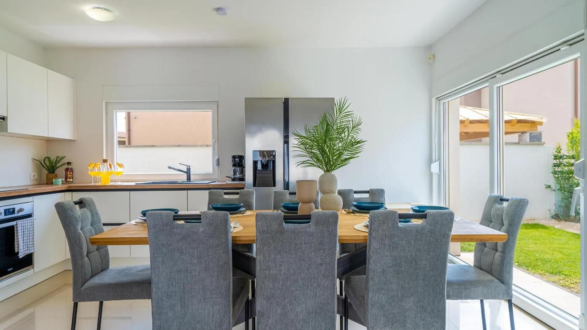 4 Schlafzimmer, 3 Badezimmer, Kueche, Wohnzimmer, Privater Pool, Grill Vodnjan 0*,