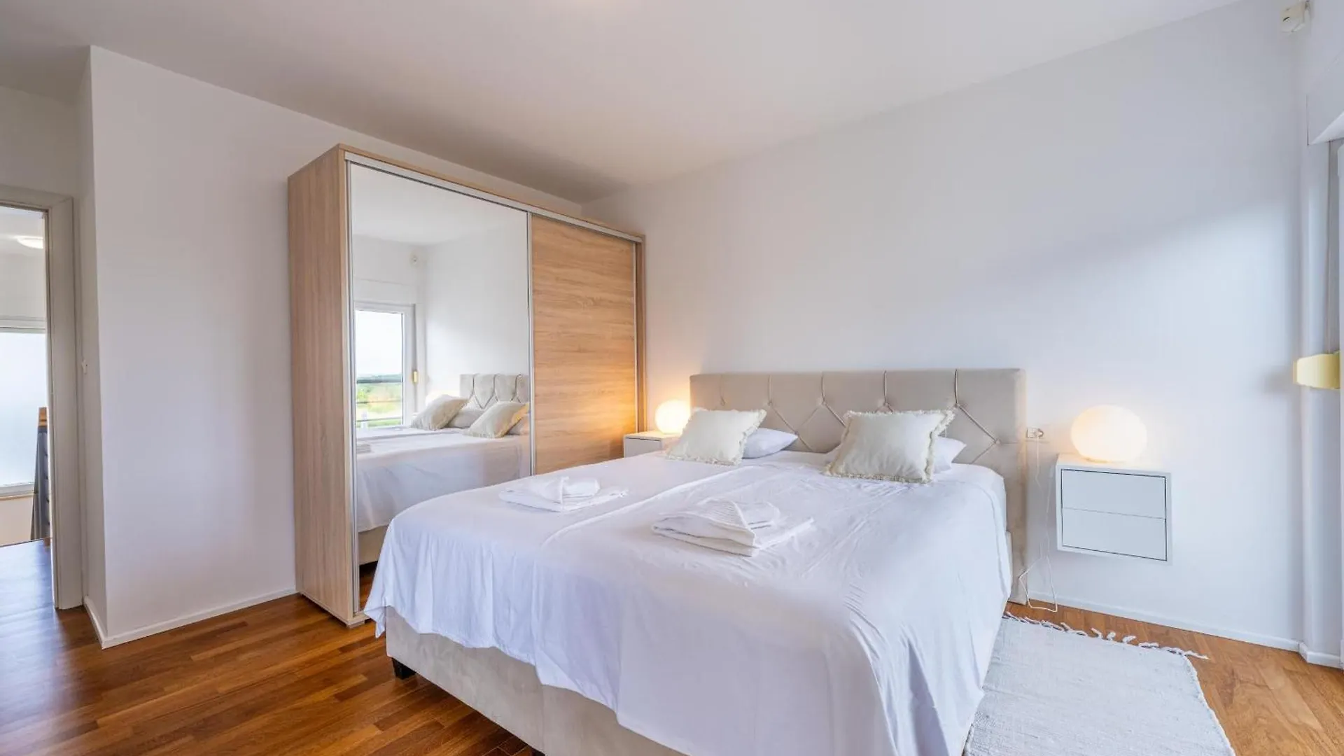 4 Schlafzimmer, 3 Badezimmer, Kueche, Wohnzimmer, Privater Pool, Grill Vodnjan